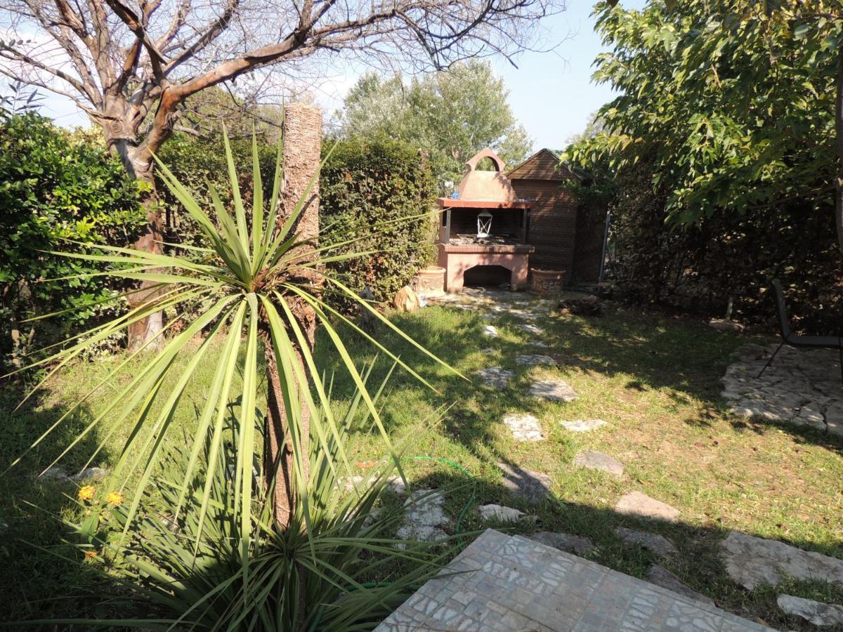 Lagoon Beach House Nea Poteidaia Bagian luar foto